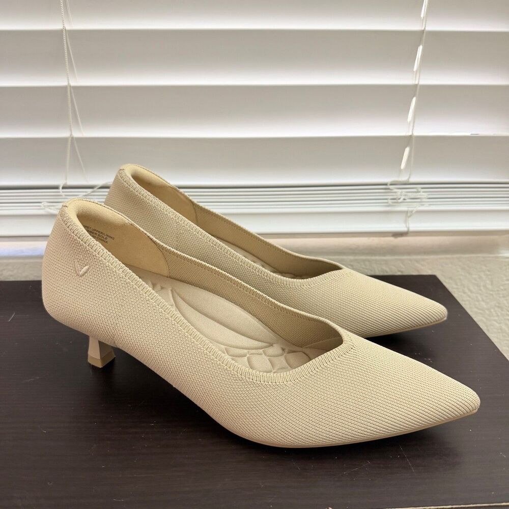 VIVAIA Scarlett Pointed Toe Kitten Heels Beige Knit Pumps Size 40 / US 9 - Picture 2 of 16